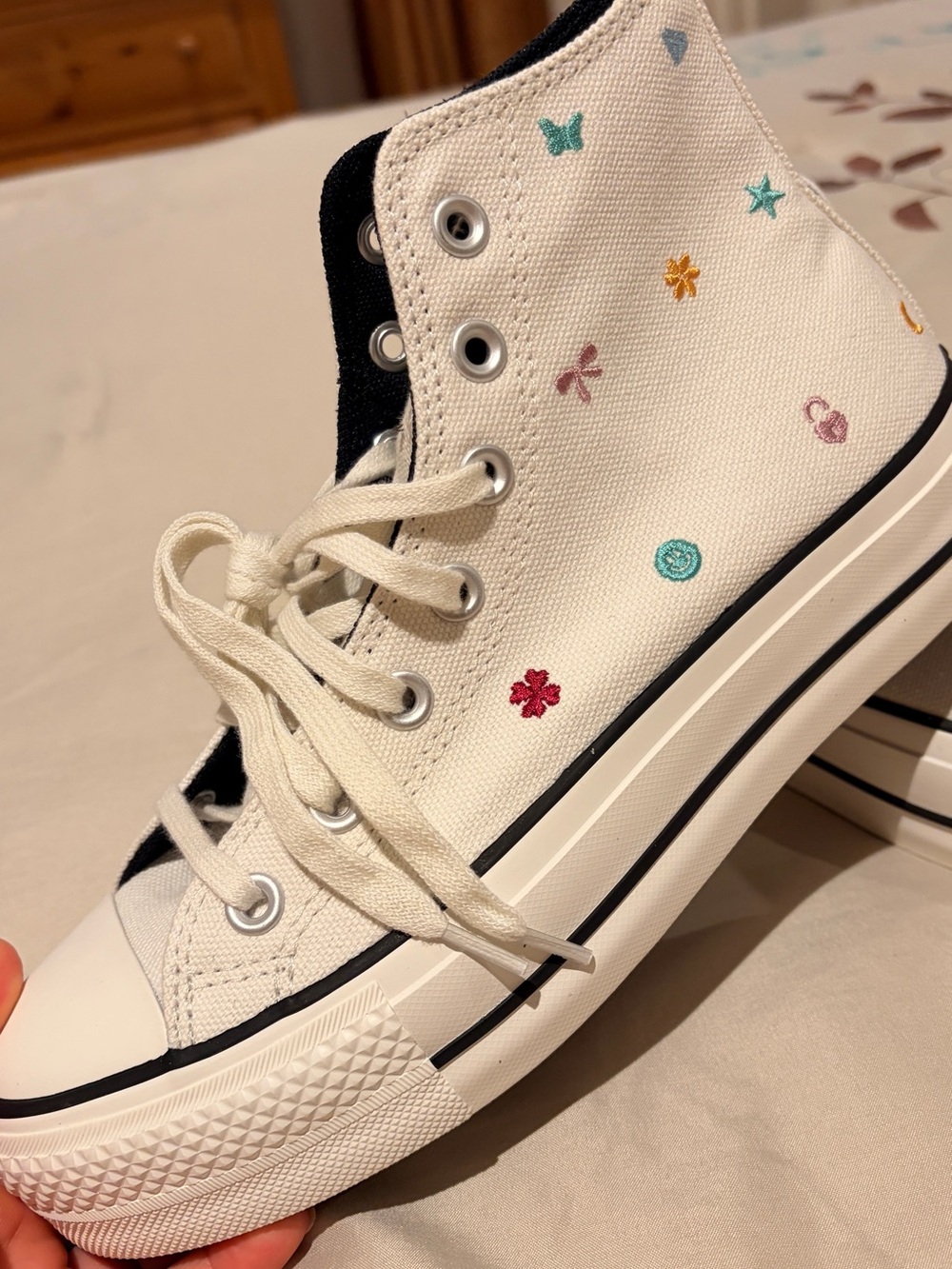 Converse Kids High-Top Sneakers in Cream with Multicolor Embroidery